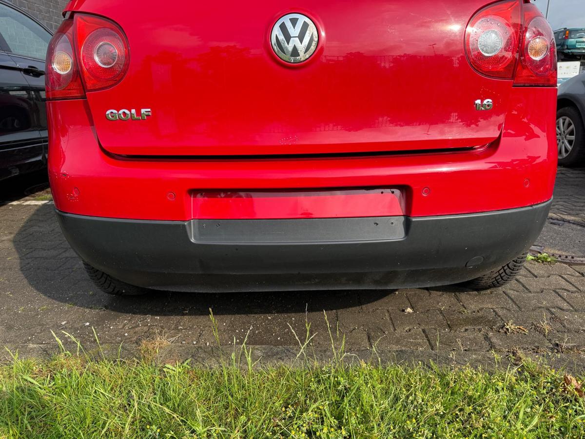 VW Golf V original Stoßstange Stoßfänger hinten LY3D Tornadorot BJ04